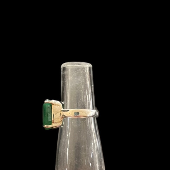 Large oval emerald statement ring set in sterling silver size 7-1/2. - Picture 7 of 8